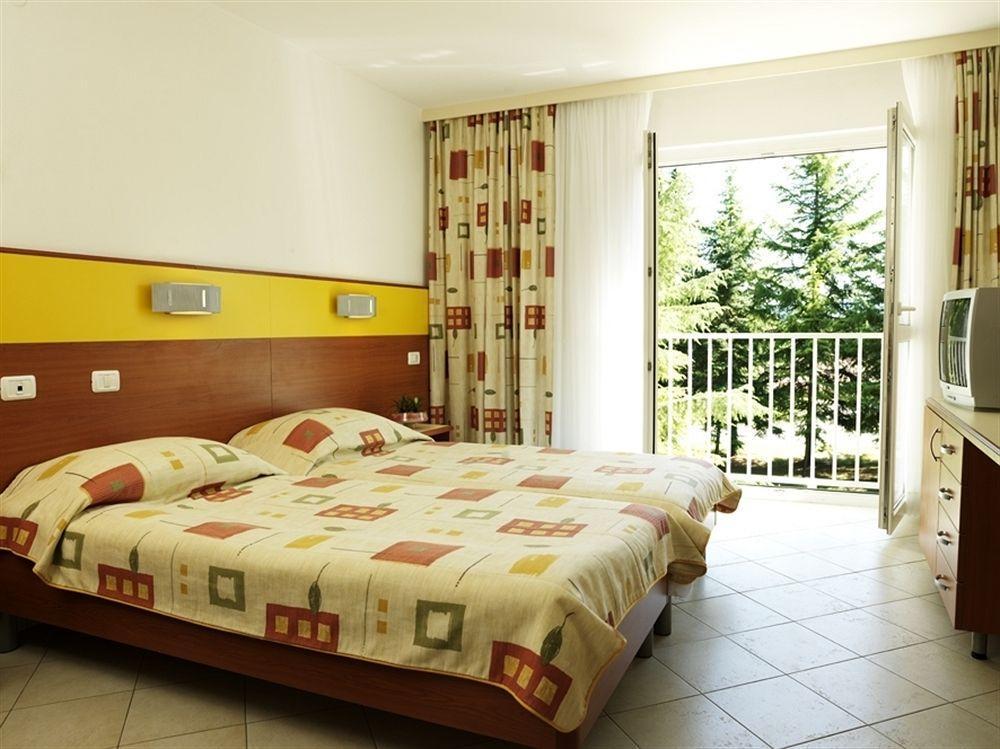Hotel Bor Annex Ankaran Exterior foto